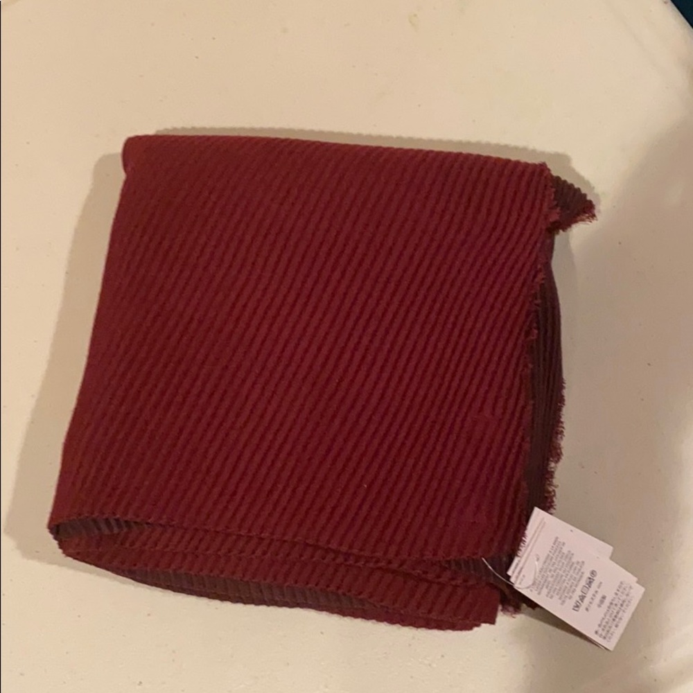 NWT Lands End Maroon Scarf